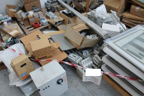 31#4176 Attrezzatura da cantiere e materiale elettrico in vendita - foto 272