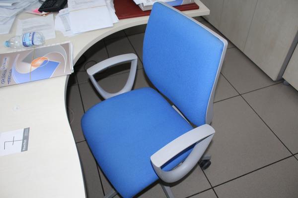 7#4176 Attrezzatura e arredi da ufficio in vendita - foto 3