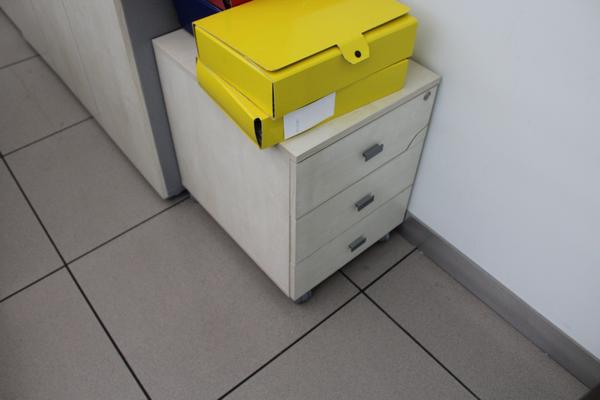 7#4176 Attrezzatura e arredi da ufficio in vendita - foto 4
