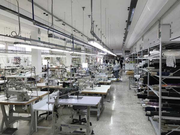 1#4197 Cessione di ramo di azienda dedito alla produzione di abbigliamento e modellistica in vendita - foto 1
