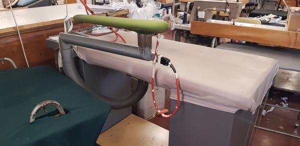 10#4206 Ferro da stiro MaxStir e macchine da cucire Necchi in vendita - foto 11