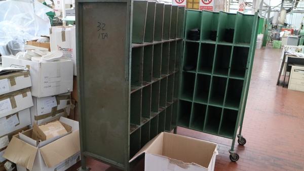 32#4214 Carrelli porta suole e scaffalature in vendita - foto 32