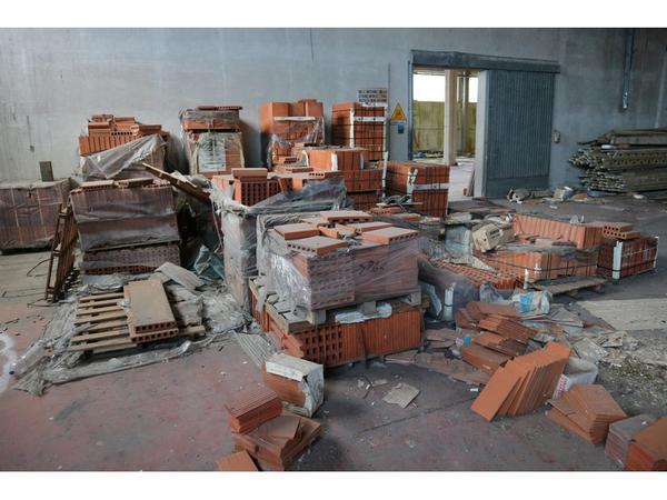 1#4217 Materiali laterizi e mobili e attrezzature da ufficio in vendita - foto 11