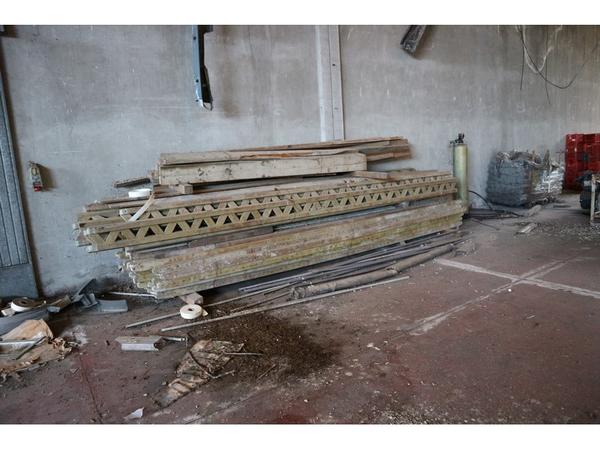 1#4217 Materiali laterizi e mobili e attrezzature da ufficio in vendita - foto 13