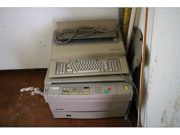 1#4217 Materiali laterizi e mobili e attrezzature da ufficio in vendita - foto 37