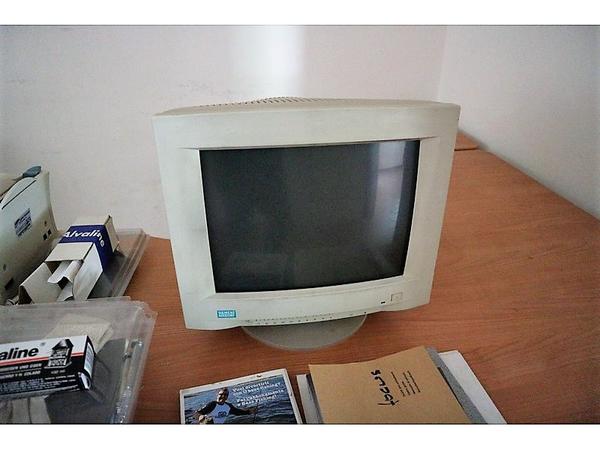 1#4217 Materiali laterizi e mobili e attrezzature da ufficio in vendita - foto 44