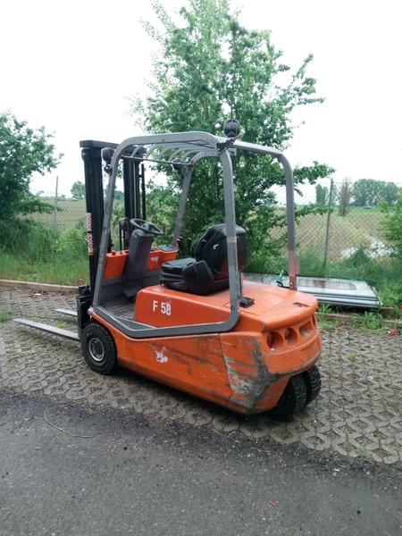 2#4221 Carrello elevatore elettrico Cesab C3E160L in vendita - foto 1
