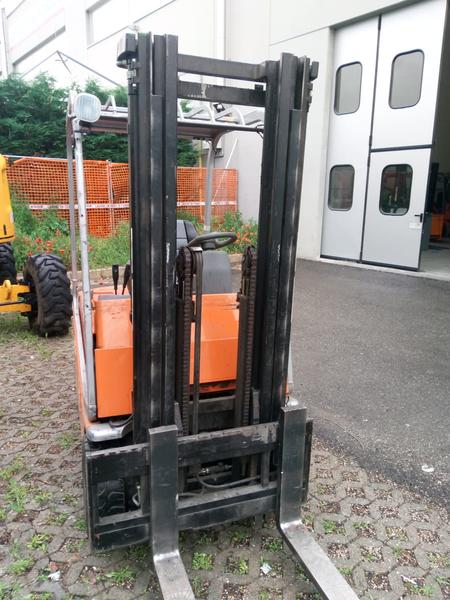2#4221 Carrello elevatore elettrico Cesab C3E160L in vendita - foto 4