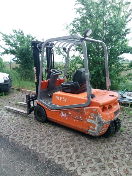 3#4221 Carrello elevatore elettrico Cesab C3E160L in vendita - foto 1