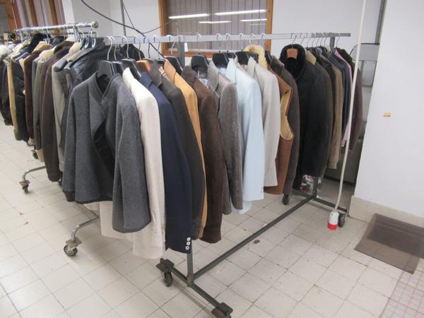 3#4223 Corsetti e capi d'abbigliamento in vendita - foto 1
