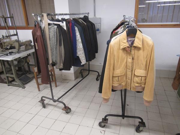 3#4223 Corsetti e capi d'abbigliamento in vendita - foto 3