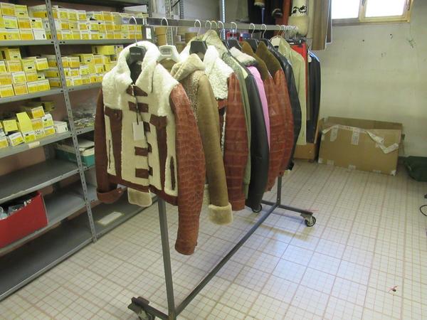 3#4223 Corsetti e capi d'abbigliamento in vendita - foto 4