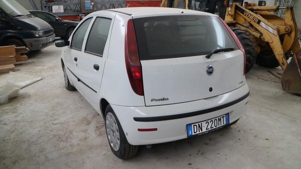 8#4224 Automobile Fiat Punto in vendita - foto 2