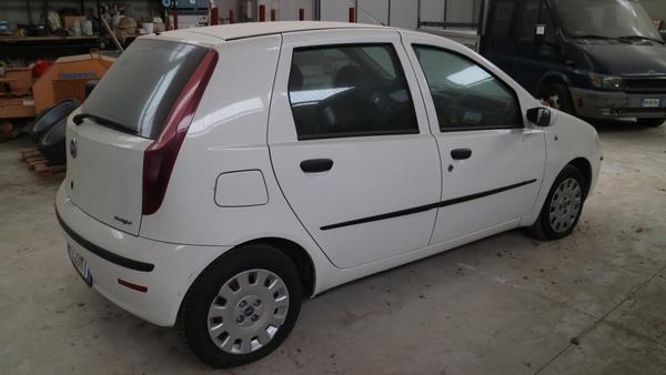 8#4224 Automobile Fiat Punto in vendita - foto 3