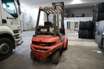 Image 13 - Linde forklift and forks - Lot 57 (Auction 4225)