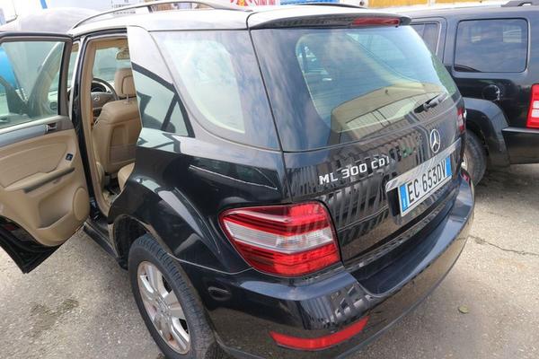 12#4227 Mercedes ML300 in vendita - foto 7