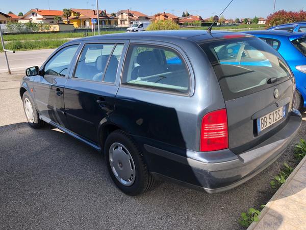 11#4229 Autovettura Skoda Octavia 1.9 TDI Wagon GLX in vendita - foto 4