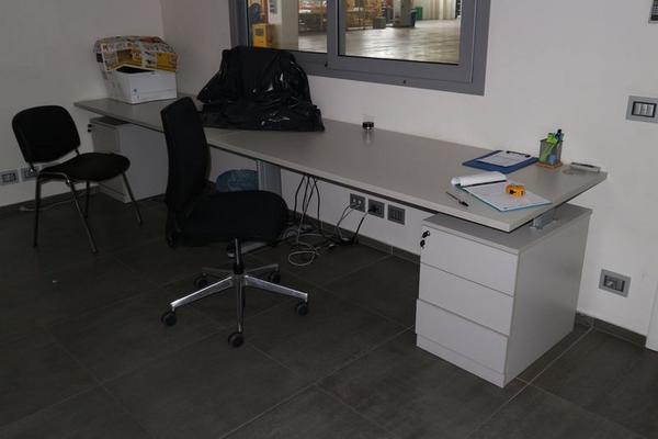 1#4233 Arredi ufficio e attrezzature elettroniche in vendita - foto 15