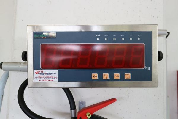 188#4233 Compressore carrellato e bilancia a pavimento in vendita - foto 16