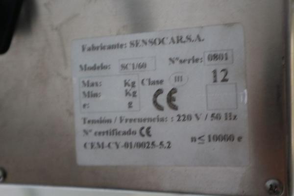 188#4233 Compressore carrellato e bilancia a pavimento in vendita - foto 17