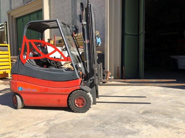 6#4242 Carrello elevatore elettrico Linde in vendita - foto 1