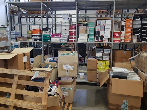 1#4243 Magazzino calzature in vendita - foto 42