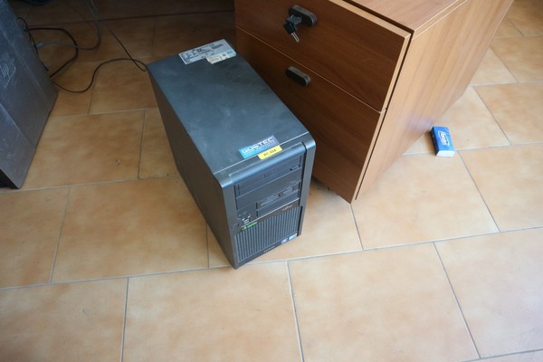 35#4244 Attrezzature elettroniche da ufficio in vendita - foto 2