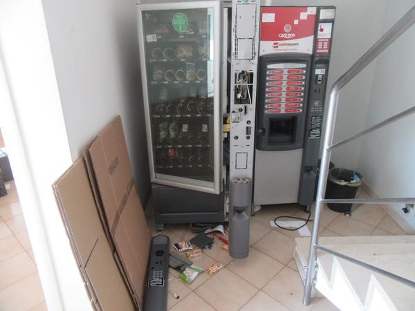 13#4248 Distributore di bevande e macchina per il caff in vendita - foto 2