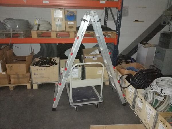 2#4249 Scaffalature e materiale elettrico in vendita - foto 5
