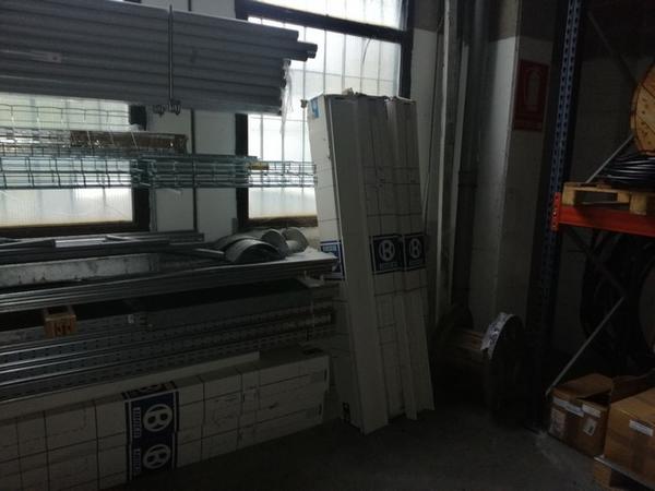 2#4249 Scaffalature e materiale elettrico in vendita - foto 17