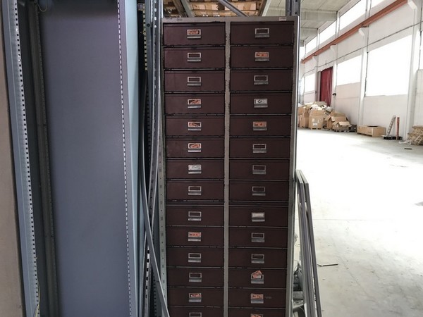 1#4251 Scaffalatura e attrezzatura elettronica per telecomunicazioni in vendita - foto 25