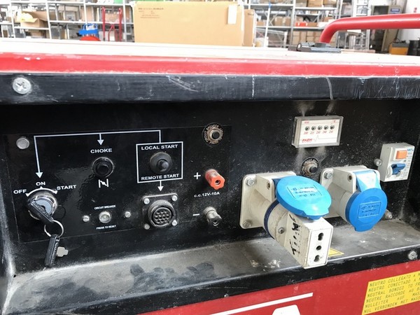 1#4251 Scaffalatura e attrezzatura elettronica per telecomunicazioni in vendita - foto 74