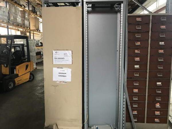 1#4251 Scaffalatura e attrezzatura elettronica per telecomunicazioni in vendita - foto 122