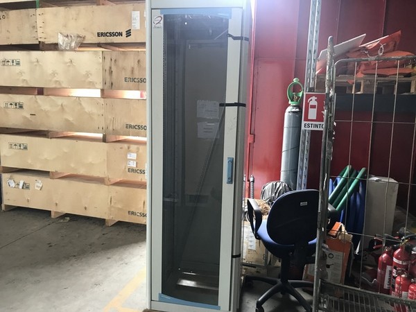 1#4251 Scaffalatura e attrezzatura elettronica per telecomunicazioni in vendita - foto 123