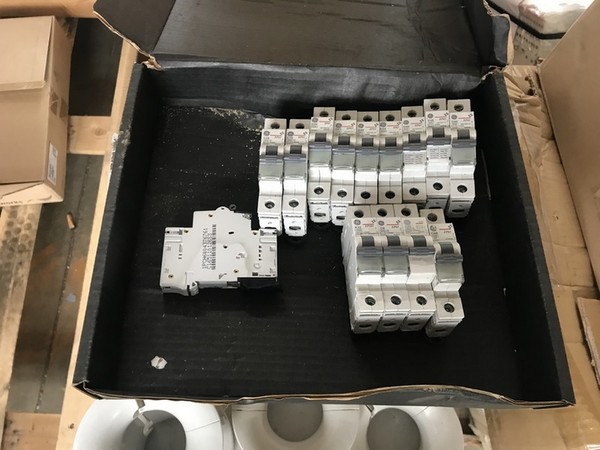 1#4251 Scaffalatura e attrezzatura elettronica per telecomunicazioni in vendita - foto 182