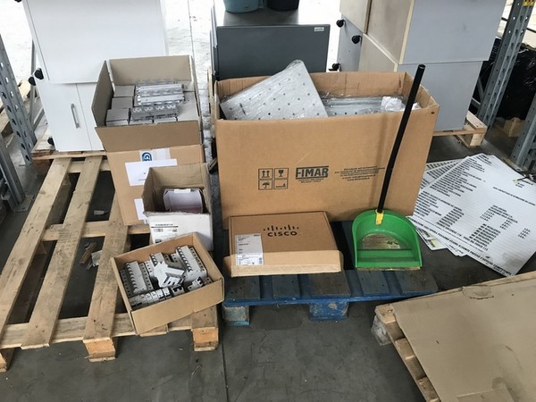 1#4251 Scaffalatura e attrezzatura elettronica per telecomunicazioni in vendita - foto 184