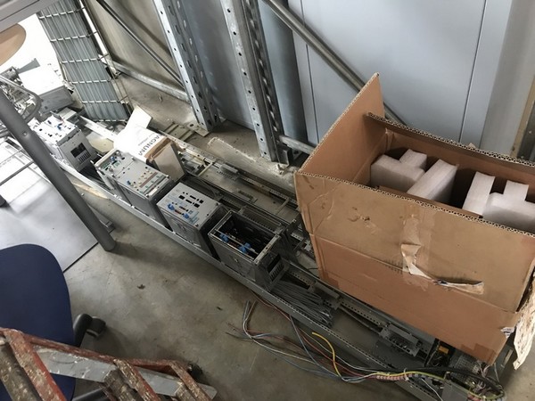 1#4251 Scaffalatura e attrezzatura elettronica per telecomunicazioni in vendita - foto 190