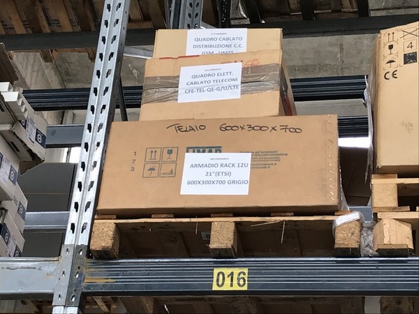 1#4251 Scaffalatura e attrezzatura elettronica per telecomunicazioni in vendita - foto 208