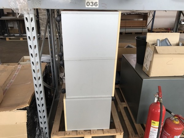 1#4251 Scaffalatura e attrezzatura elettronica per telecomunicazioni in vendita - foto 278