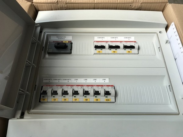 1#4251 Scaffalatura e attrezzatura elettronica per telecomunicazioni in vendita - foto 322