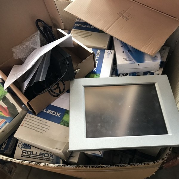1#4251 Scaffalatura e attrezzatura elettronica per telecomunicazioni in vendita - foto 379