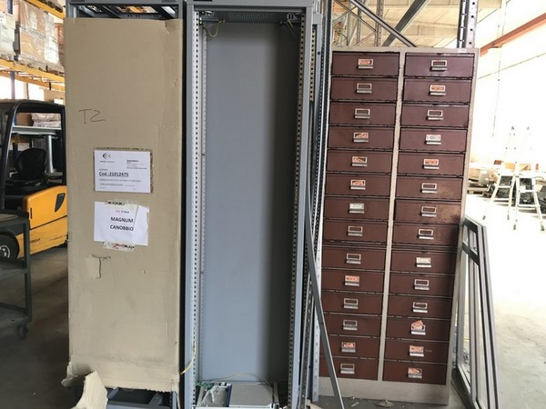 1#4251 Scaffalatura e attrezzatura elettronica per telecomunicazioni in vendita - foto 386