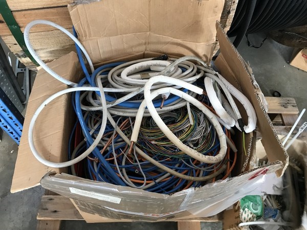 1#4251 Scaffalatura e attrezzatura elettronica per telecomunicazioni in vendita - foto 455
