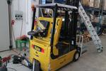 Image 1 - Yale forklift and Junker forklift - Lot 9 (Auction 4259)