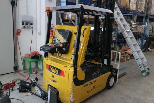 Carrelli elevatori in vendita