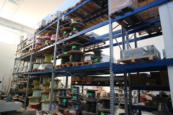 8#42590 Magazzino di prodotti finiti di ferramenta e materiale elettrico in vendita - foto 2