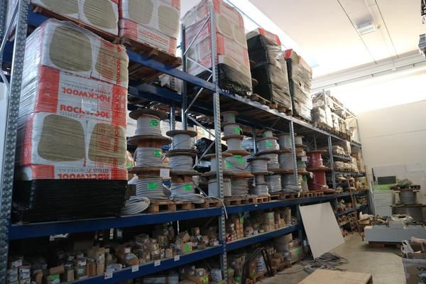 8#42590 Magazzino di prodotti finiti di ferramenta e materiale elettrico in vendita - foto 3