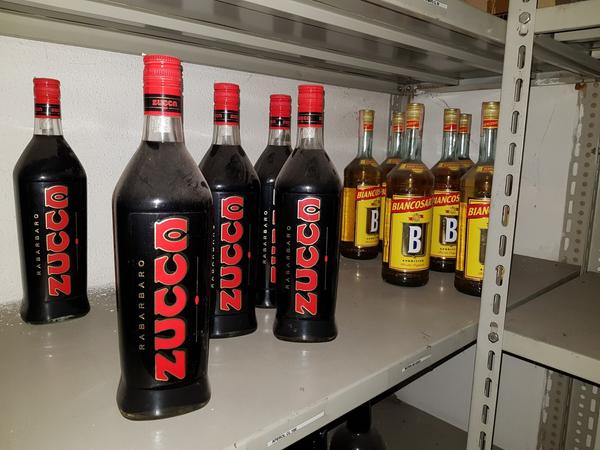 3#4266 Attrezzatura da bar e bottiglie di liquori in vendita - foto 47