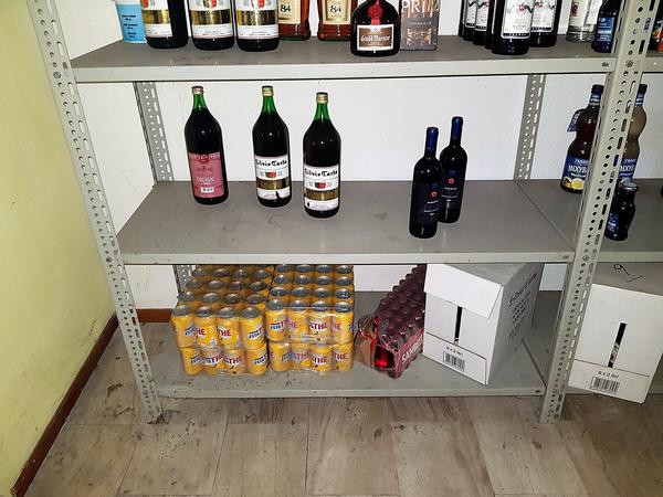 3#4266 Attrezzatura da bar e bottiglie di liquori in vendita - foto 55