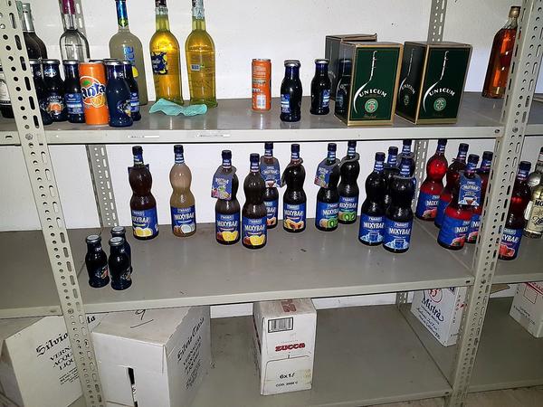 3#4266 Attrezzatura da bar e bottiglie di liquori in vendita - foto 56